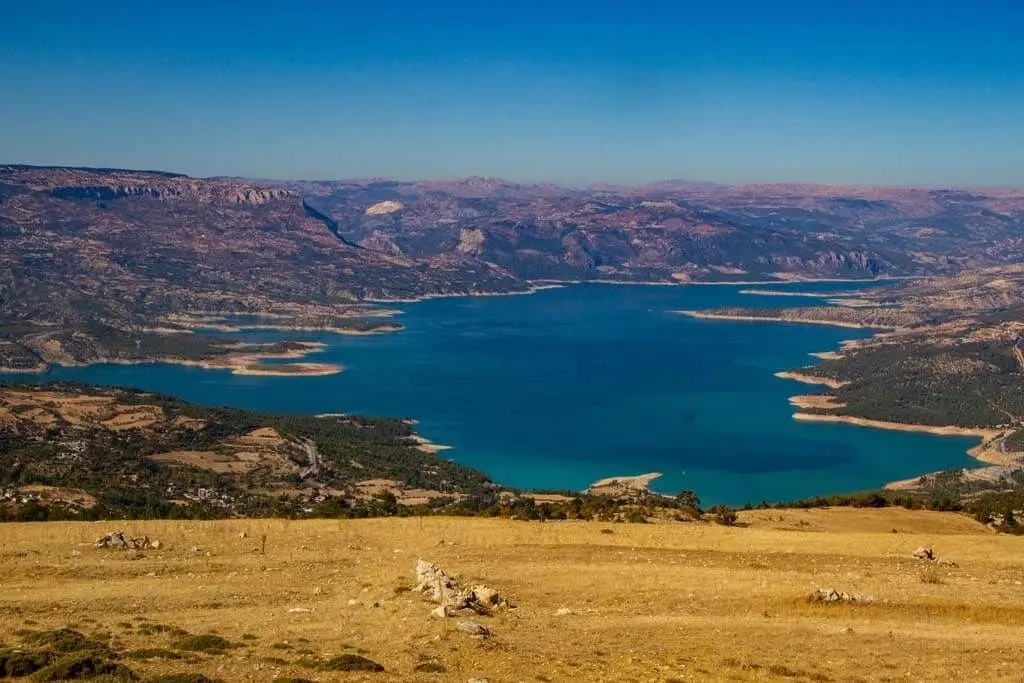 Ermenek çevresi doğal güzellikler – kayalık yamaçlar ve çam ormanları