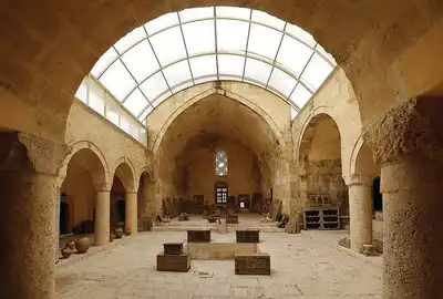 Tol Medrese iç mekan panoramik görünüm - Karamanoğulları mimari mirası ve müze