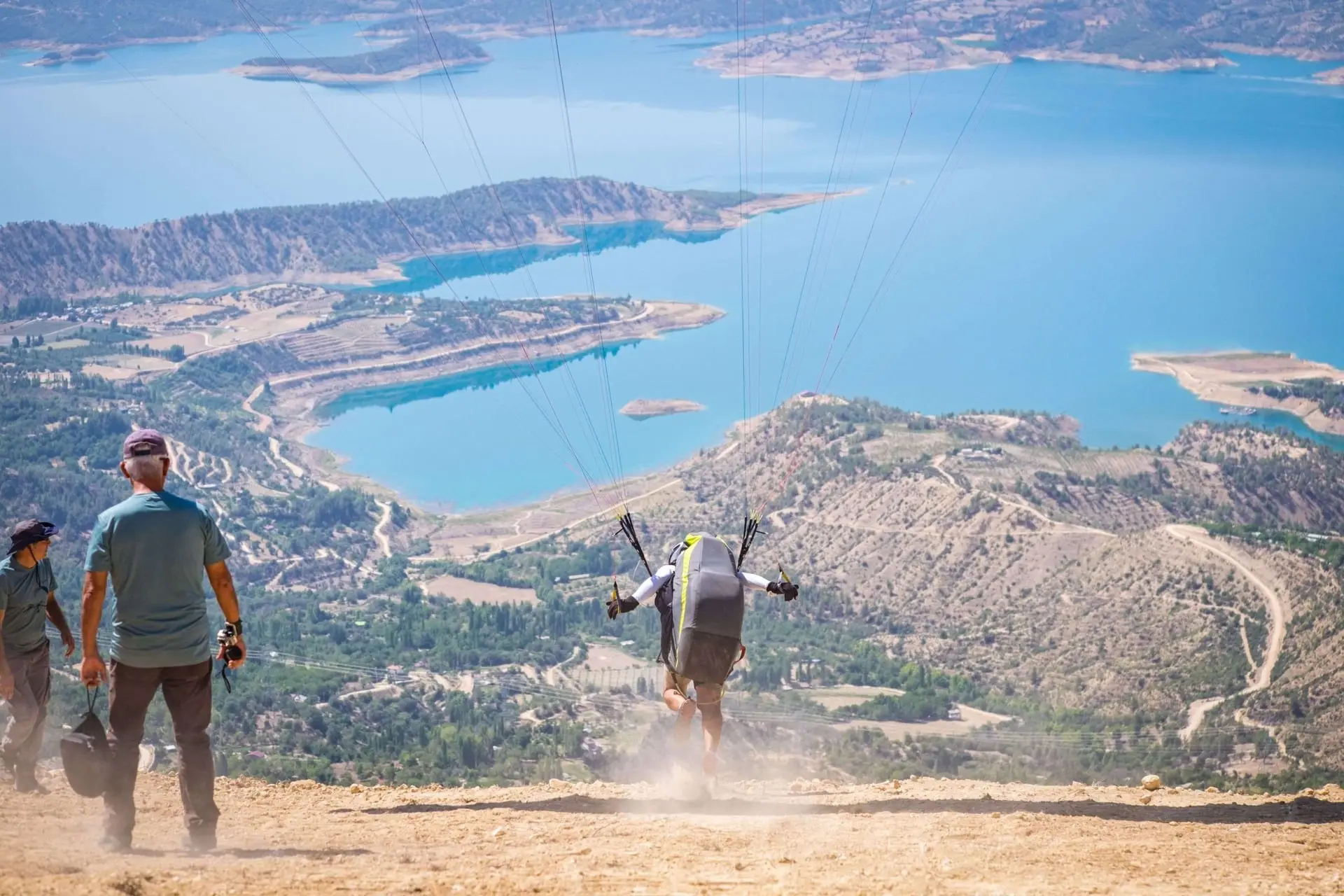 Ermenek yamaç paraşüt uçuş alanı genel görünüm – dağ ve vadi panoraması