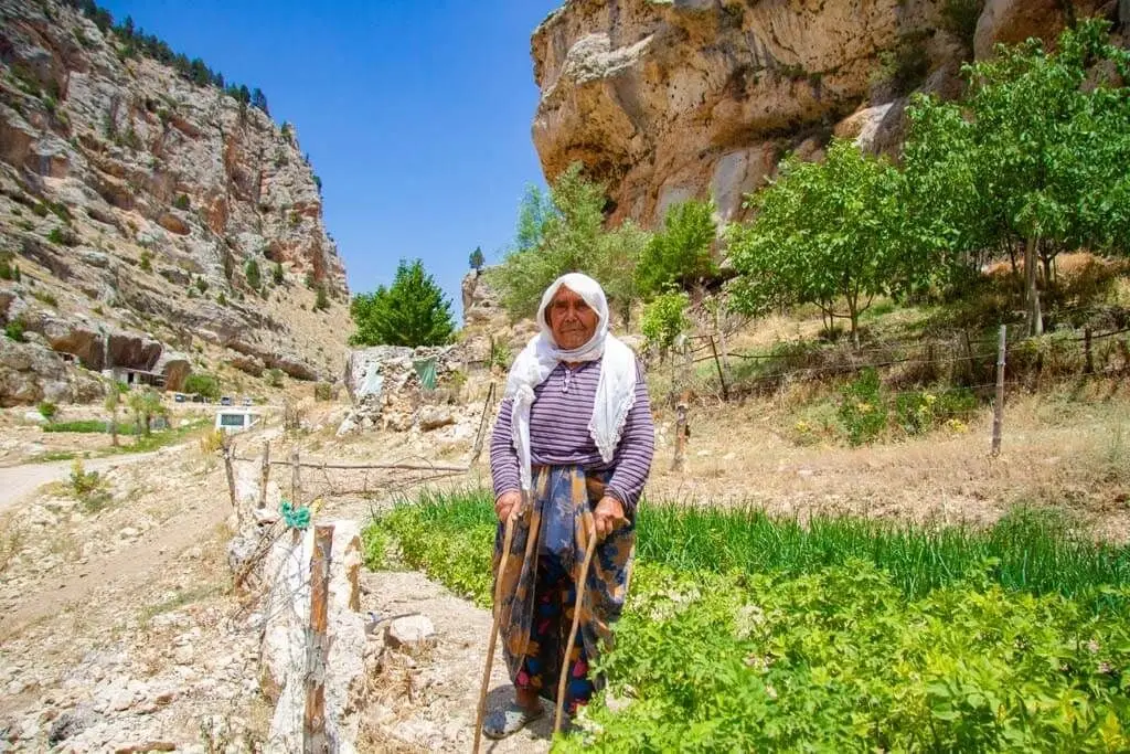 Ermenek tarihi cami ve çevresi – şehir merkezinde mimari detaylar