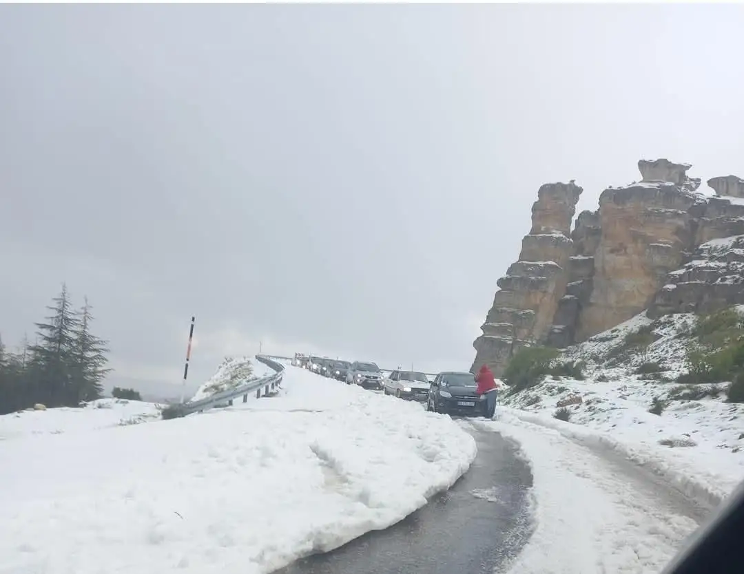 Başyayla Taşoluk mevkii ve yüksek bölgelerde etkili olan fındık büyüklüğündeki dolu yağışı