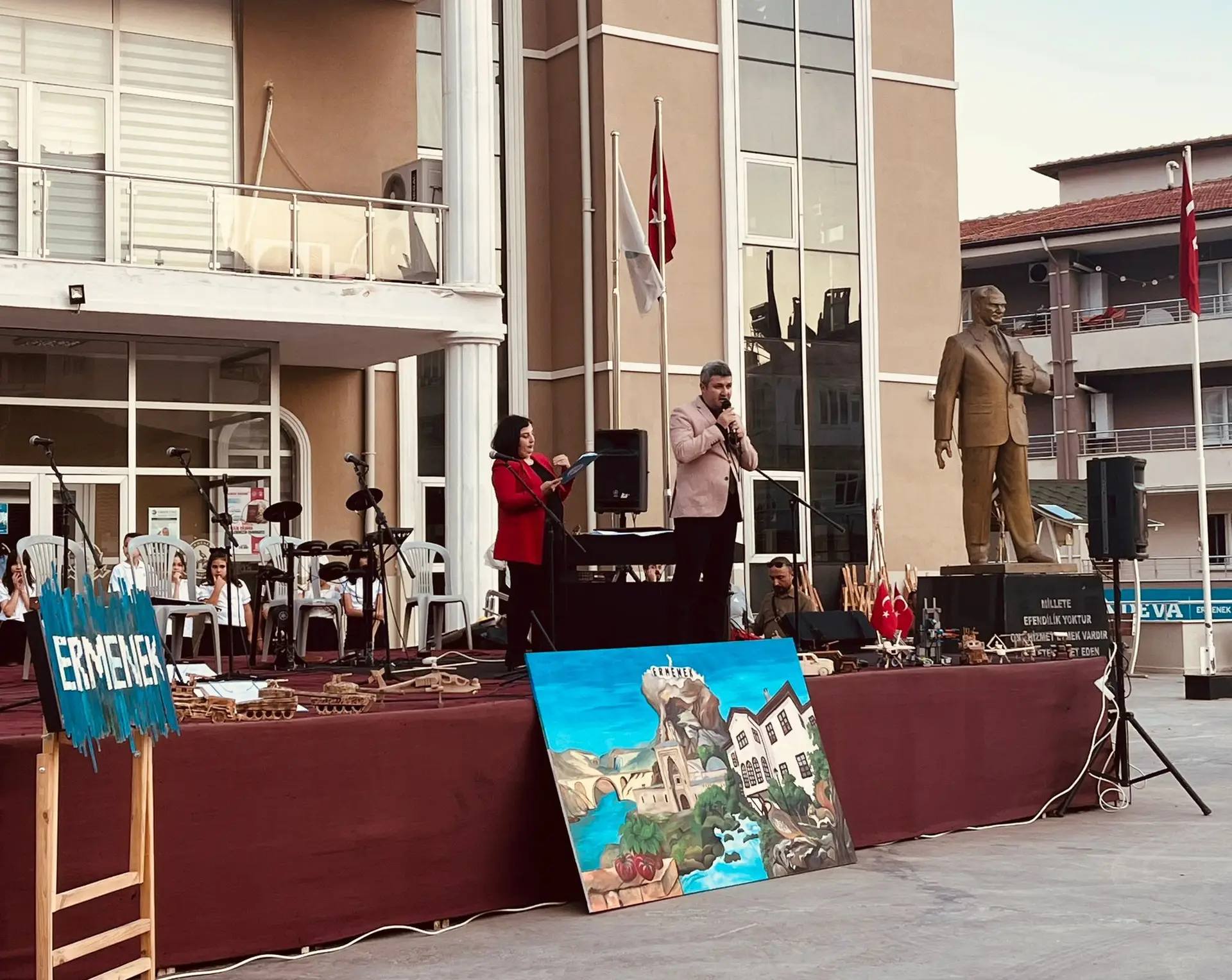 ERMENEK BİLSEM'DE BİLİM , SANAT VE TEKNOLOJİ GÜNÜ ÇOŞKUYLA KUTLANDI 