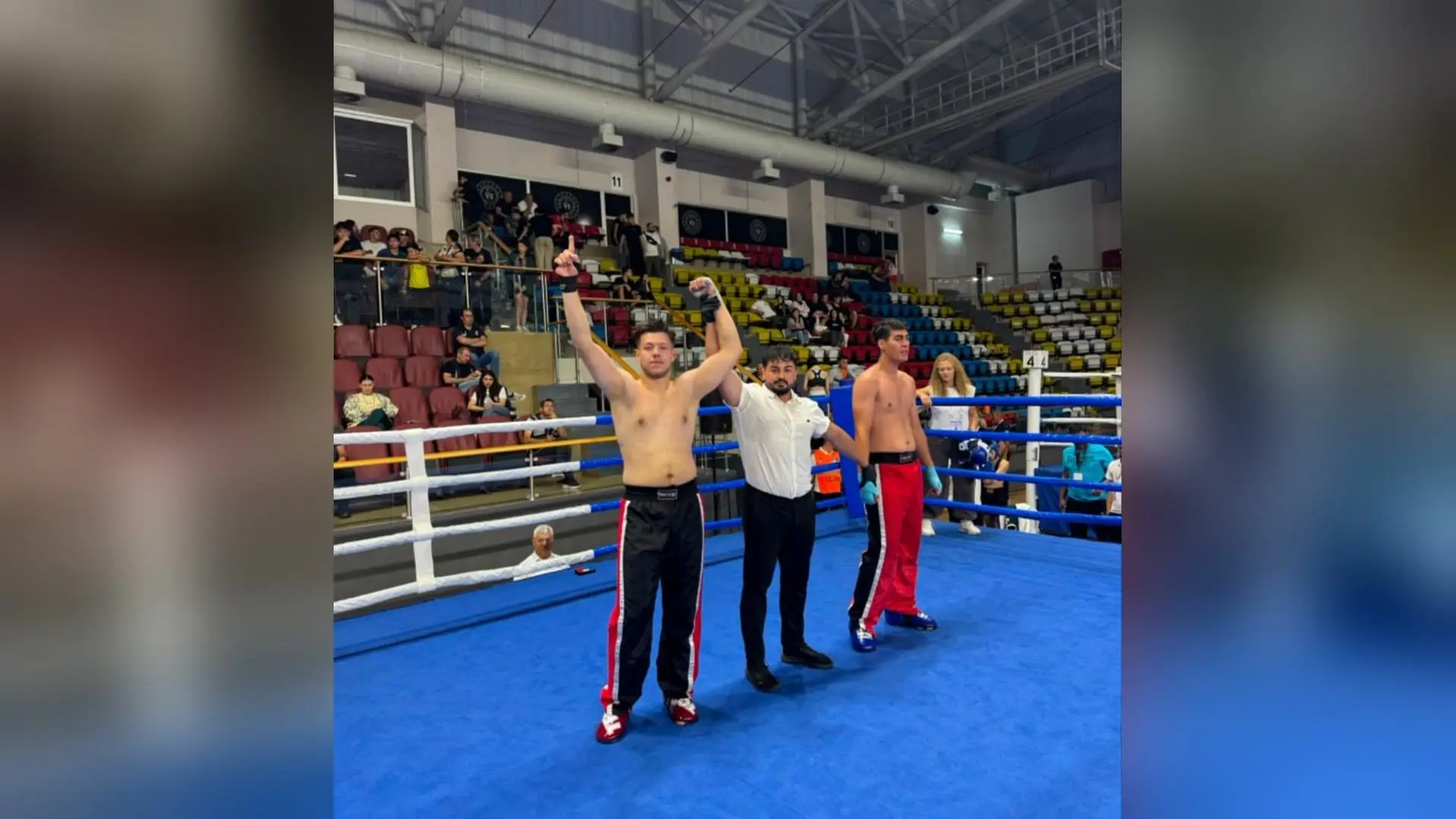 Ermenekli Kick Boks Türkiye Şampiyonu Yusuf Samet Kirişli madalya töreninde