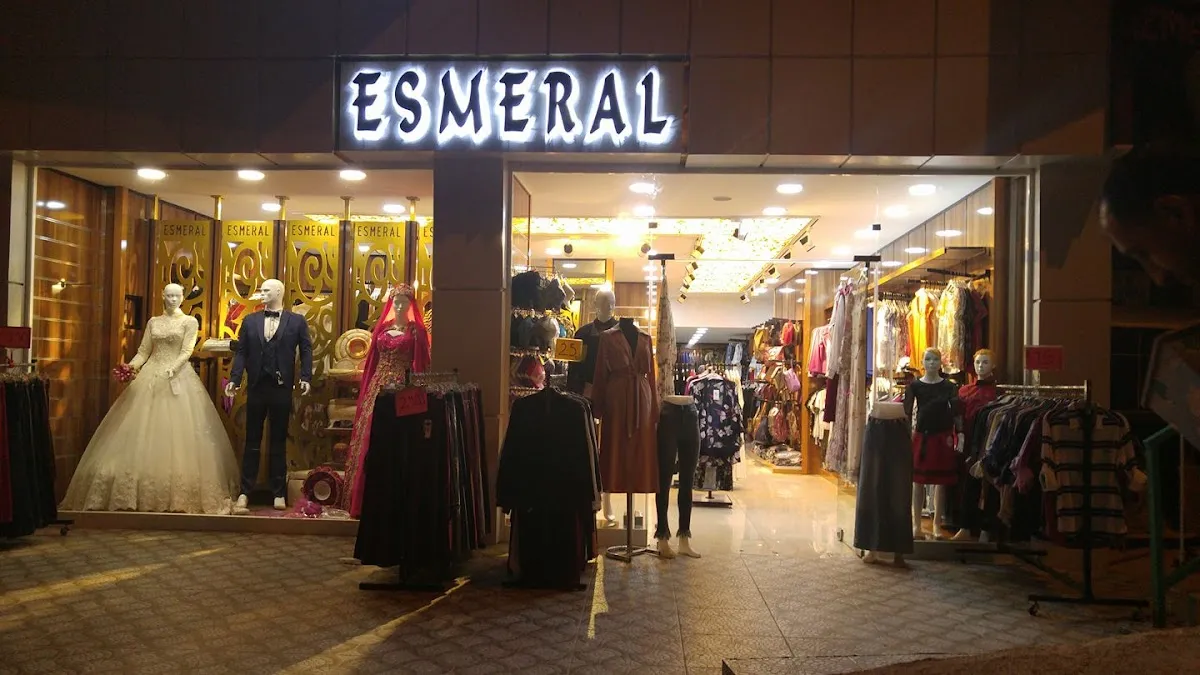 Esmeral Giyim