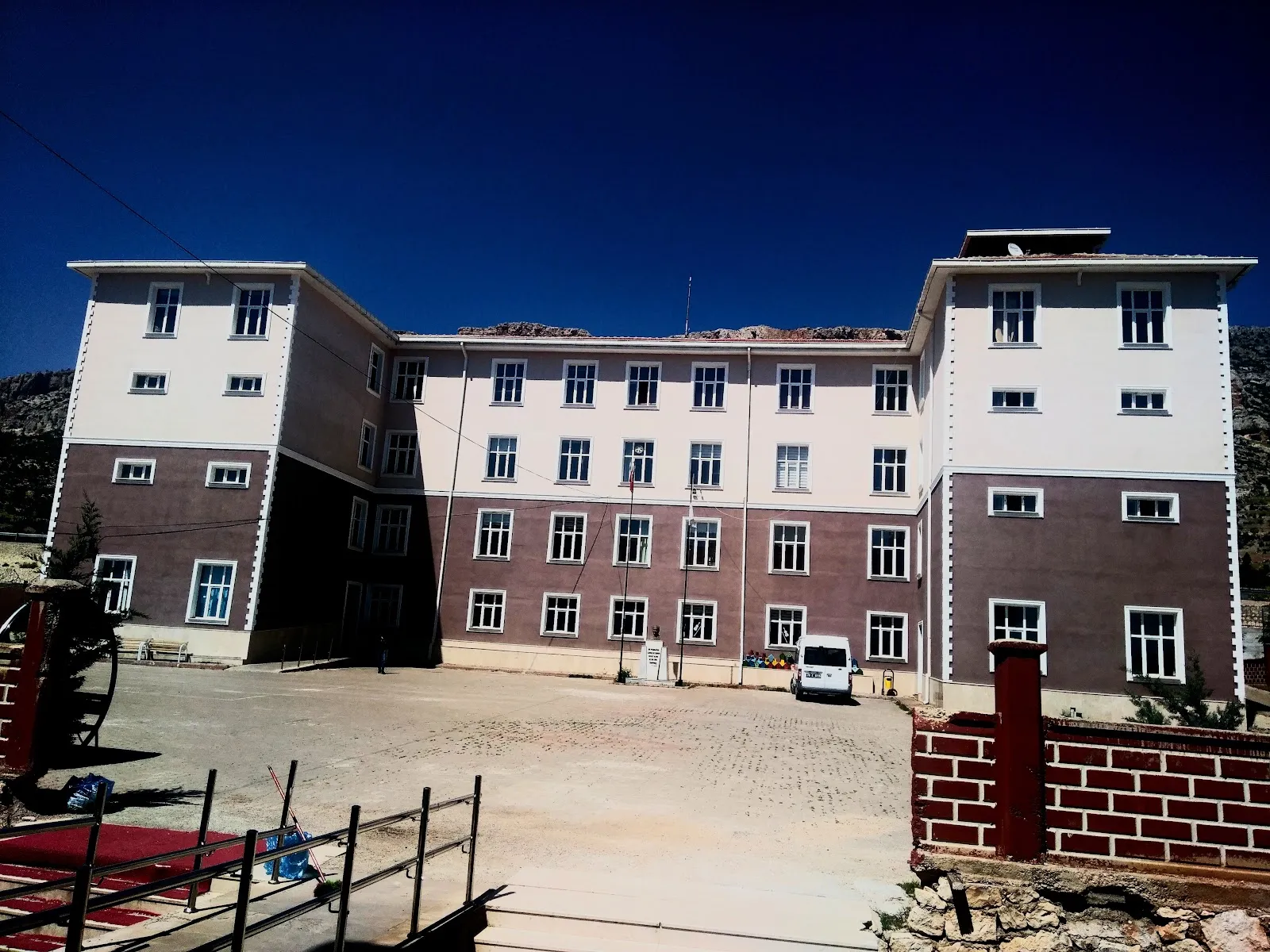 Hasan Kalan Anadolu Lisesi