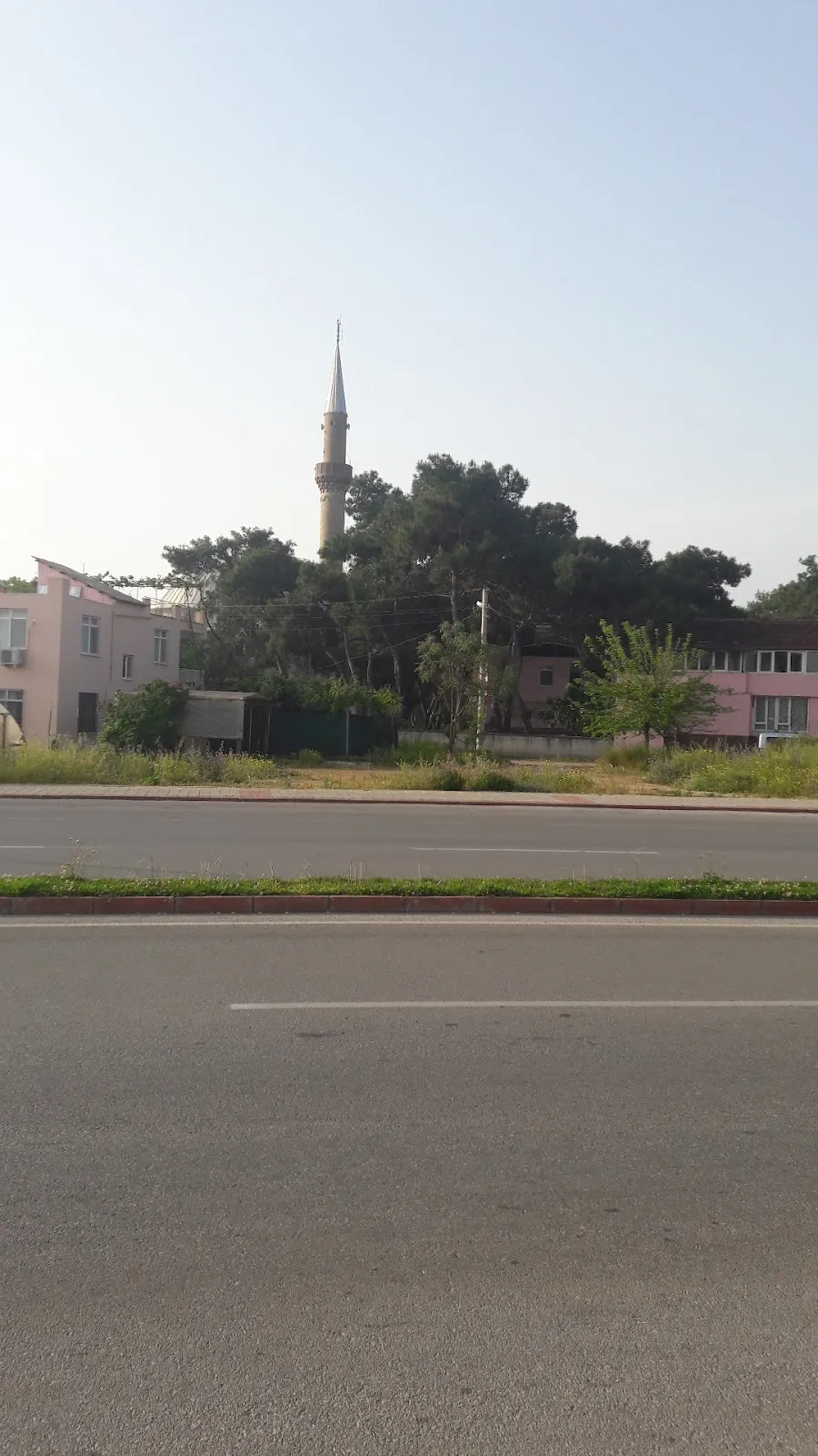 Uzunduvar Cami