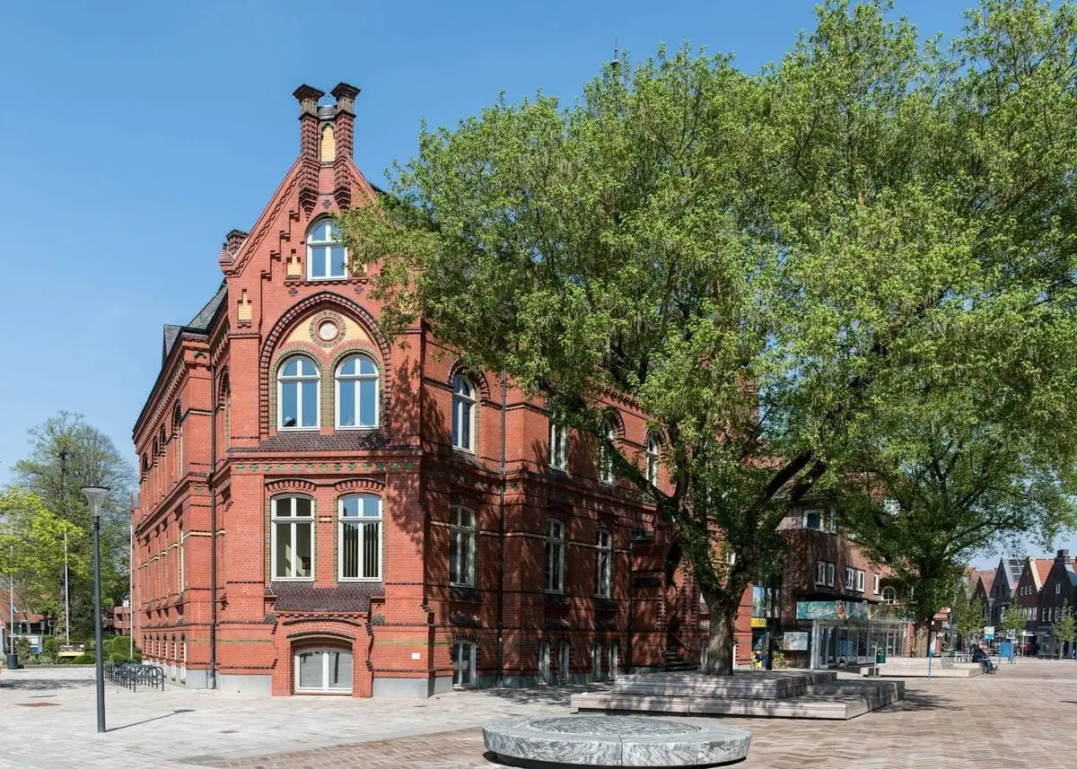 Explore the quaint, historic architecture of Winsen (Luhe) during a sunny day.