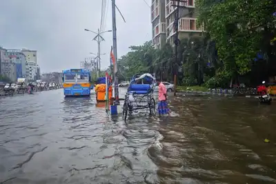 Antalya'da sel ve su baskını, 4 ilde sel uyarısı!