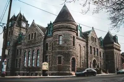 ​KONUK; GAZETECİLER ÜLKEMİZİN BAĞIMSIZLIĞININ TEMİNATI VE SİGORTASIDIR