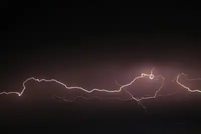 Elektrik akımına kapıldı yaralandı
