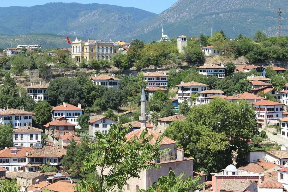 Picturesque landscape of Safranbolu with Ottoman architecture and lush greenery.
