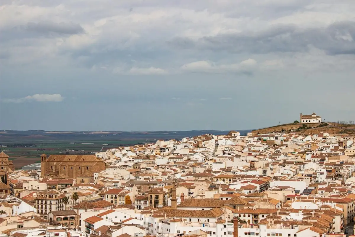 Stunning aerial view of Antequera, Andalucía showcasing historic architecture and landscape.