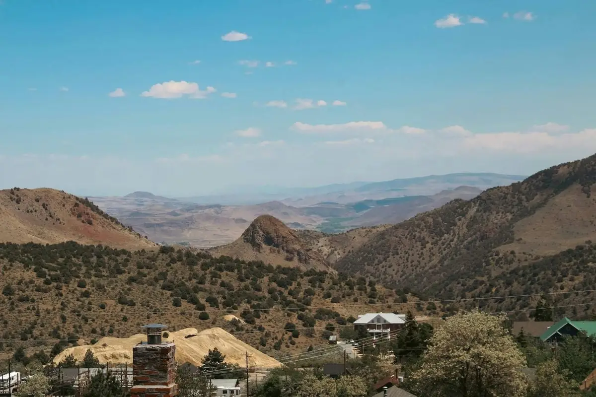 Beautiful mountainscape of Virginia City, NV with clear skies and historic architecture.