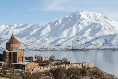 Naci Azdural vefat etti