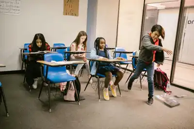 Tüfekle oynarken kazara amcasının oğlunu vurdu.İlkokul öğrencisi hayatını kaybetti