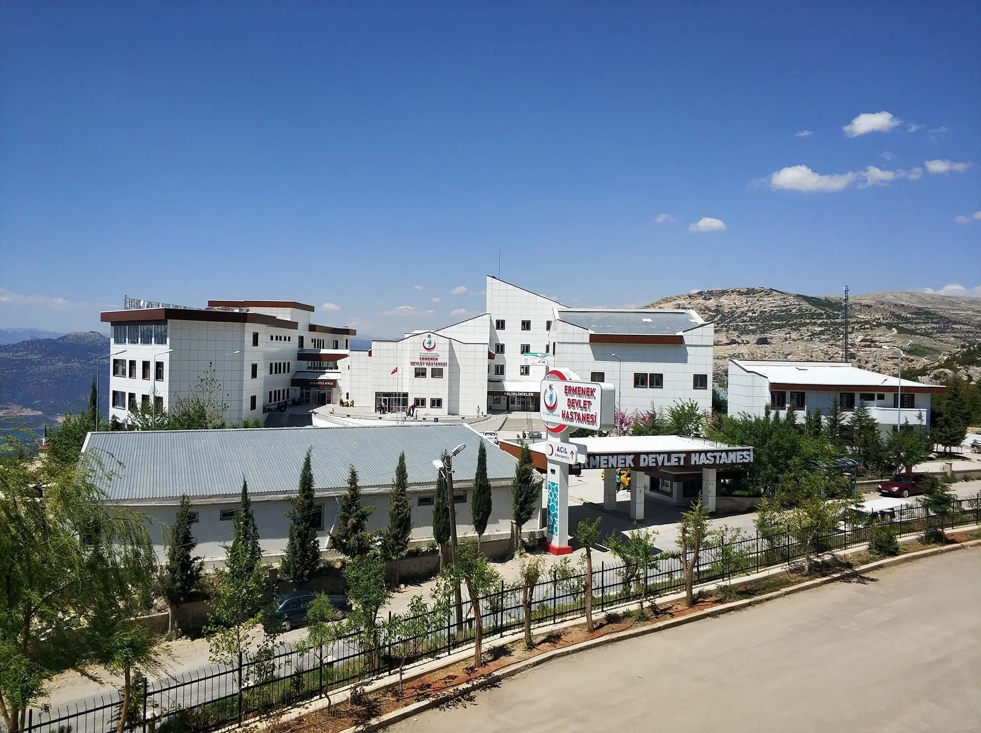 Ermenek Devlet Hastanesi’nde 8 Mart Dünya Kadınlar Günü kapsamında stant açıldı.