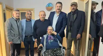 Behçet Kaynar engelli hemşerilerimize akülü sandalye dağıttı