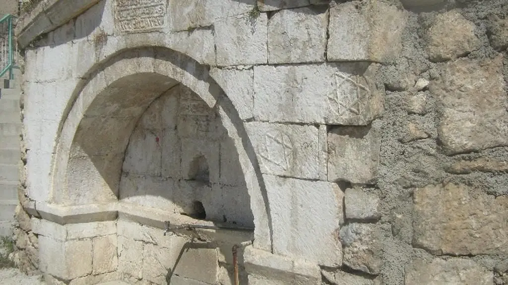 Ermenek Taşbaşı Mahallesi tarihi aile mezarlığı - Karamanoğulları dönemi