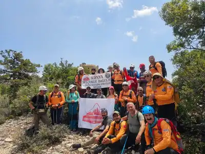 Mennan Kalesi'ne Tarihi Tırmanış: Konya'dan 25 Dağcı Karamanoğulları'nın Son Kalesini Fethetti