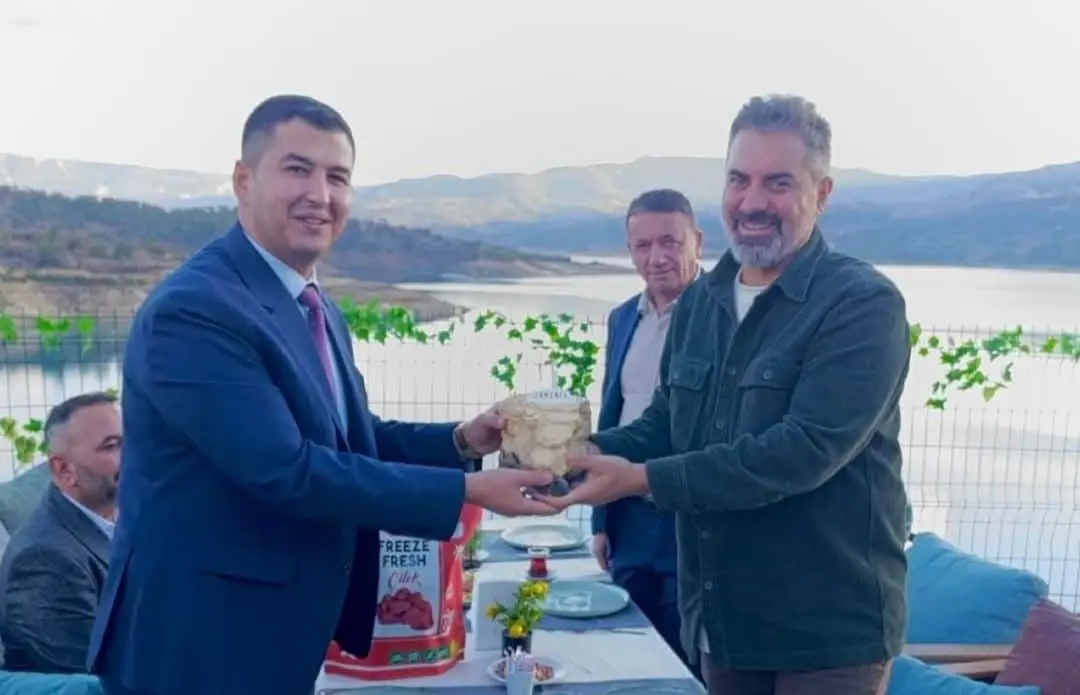 Ünlü Şarkıcı ve Program Yapımcısı Turgay Başyayla, Ermenek'in Lezzet ve Güzelliklerini Ekrana Taşıdı