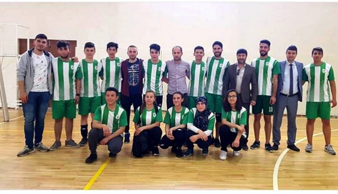 Voleybol Turnuvasında Ermenek Anadolu Lisesi Şampiyon Oldu