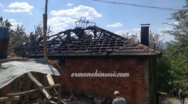 Güneyyurt'da çıkan yangında bir ev hasar gördü