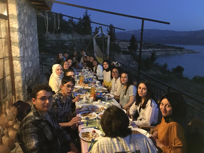 Uysal Hasan Kalan Fen Lisesi öğretmen ve öğrencileri ERDOK Konukevi'nde iftar yemeğinde buluştular