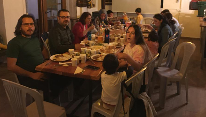 Uysal Hasan Kalan Fen Lisesi öğretmen ve öğrencileri ERDOK Konukevi'nde iftar yemeğinde buluştular