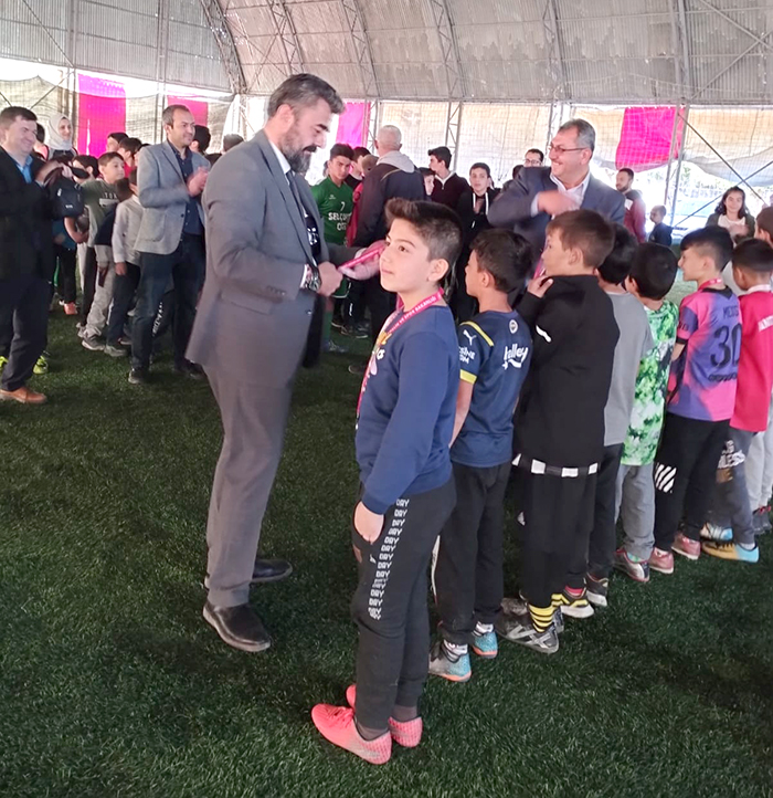 Ermenek Gençlik Spor İlçe Müdürlüğü İlkokul ve Ortaokullar Arası Futbol Turnuvası düzenledi