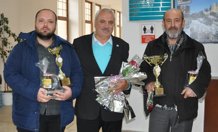 '1. Mustafa Uğur Masa Tenisi Turnuvası'nda dereceye girenler ödüllerini aldılar!