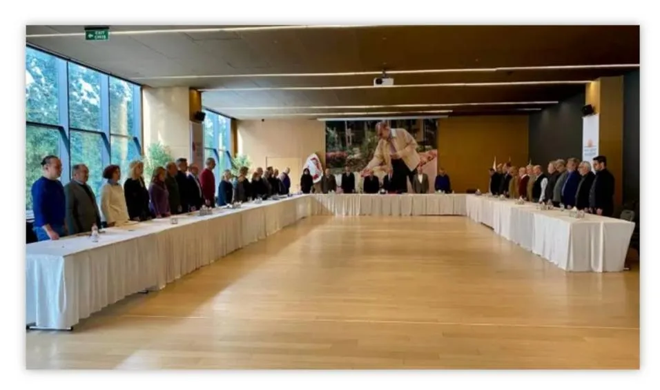 ercev-yonetim-toplantisi-2 Oya Ünlü Hanımefendi plaket takdim töreni