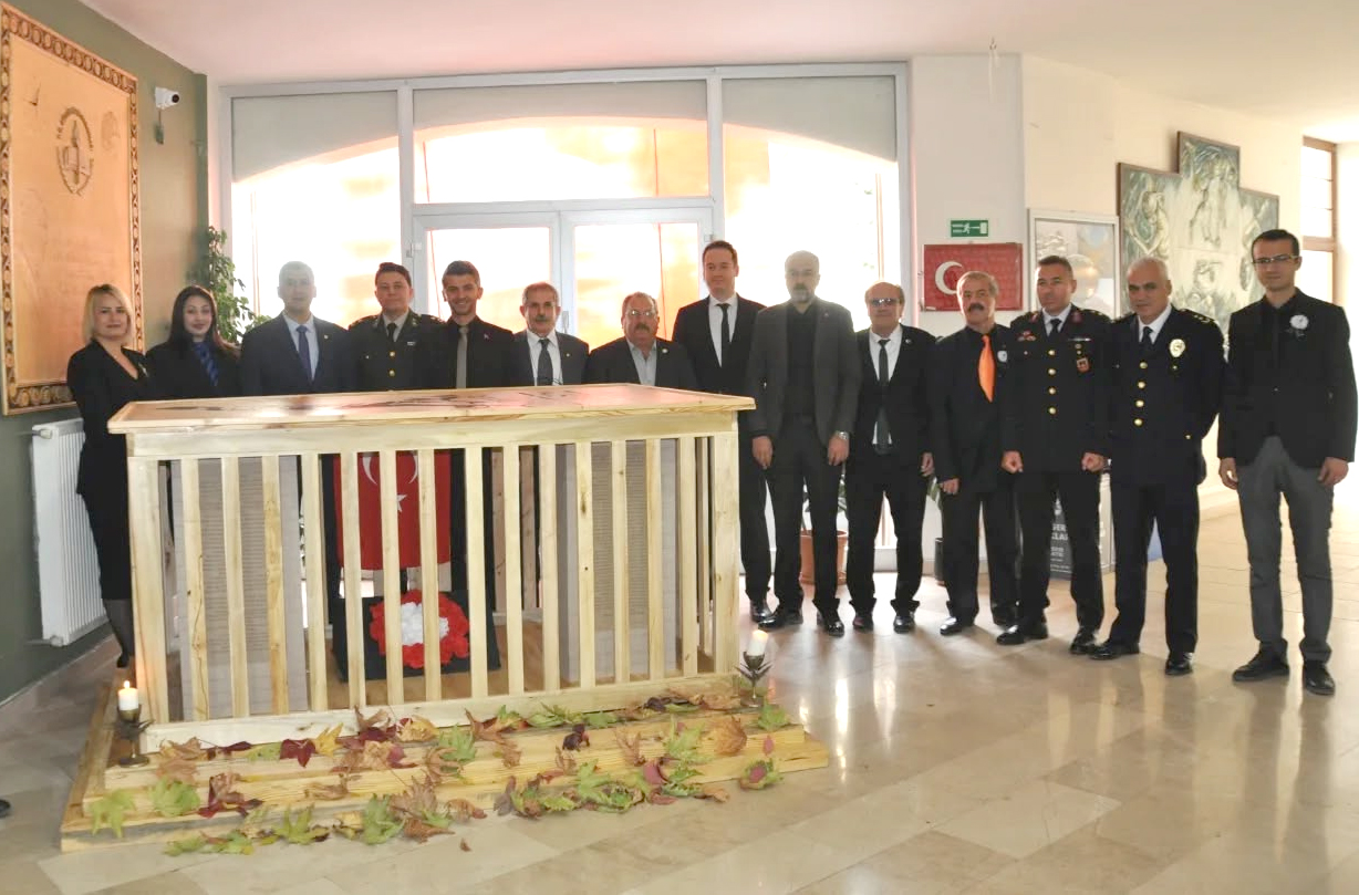 ERMENEK’TE 10 KASIM ATATÜRK’Ü ANMA TÖRENİ