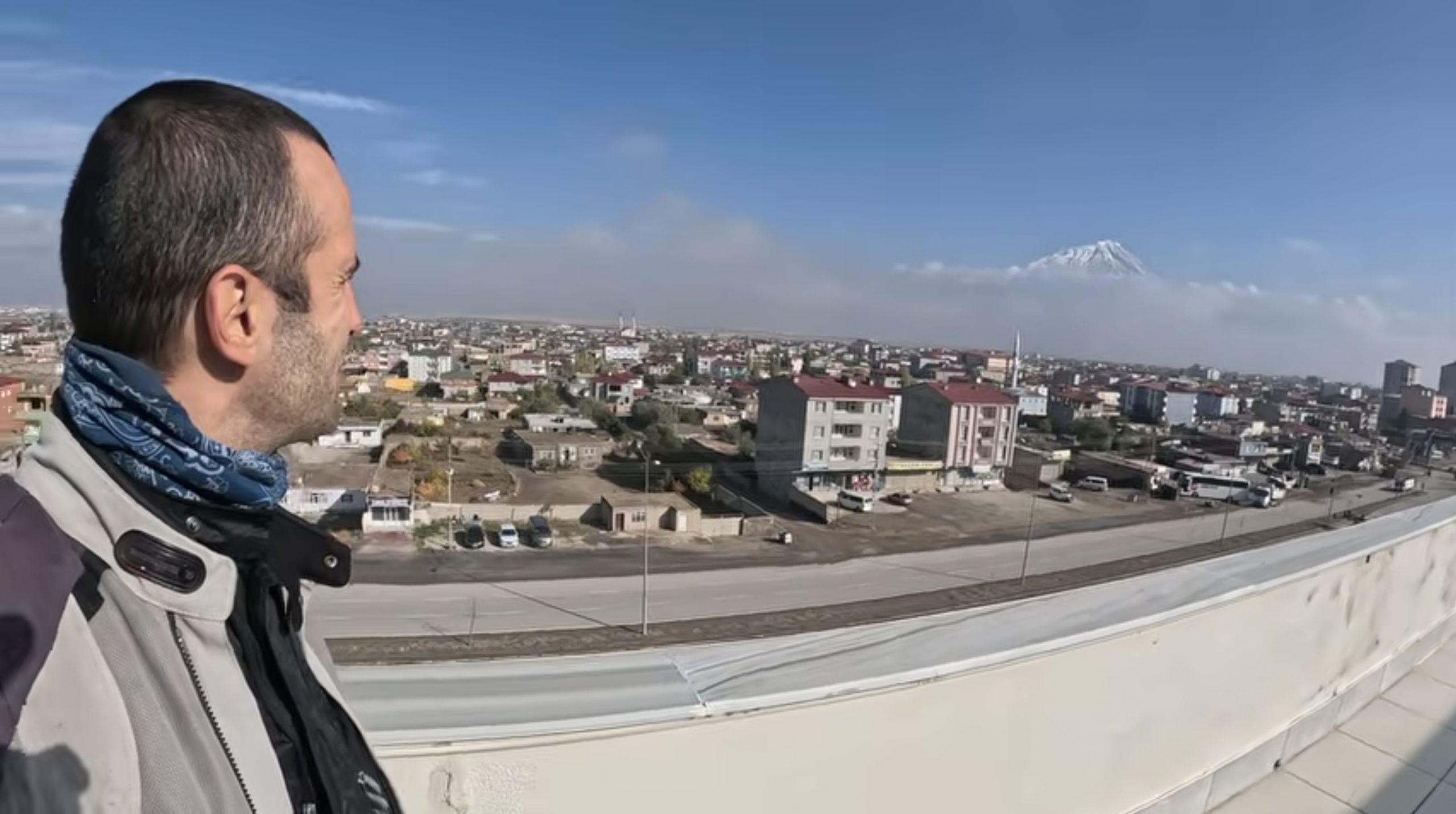 Ermenekli Gezgin Kardeşimiz Anıl Ünlü, Motosikletiyle İran Yollarında